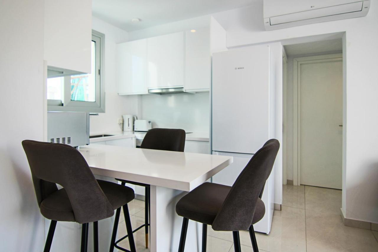 Phaedrus Living - Seaside Executive Flat Harbour 204 Apartamento Pafos Exterior foto